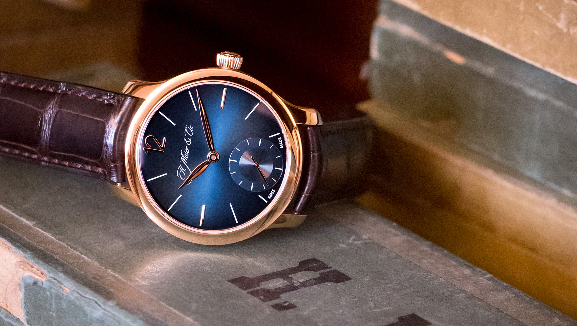 H. Moser & Cie. Endeavour Small Seconds Ref. 1321-0200, blue dial, gold-white case