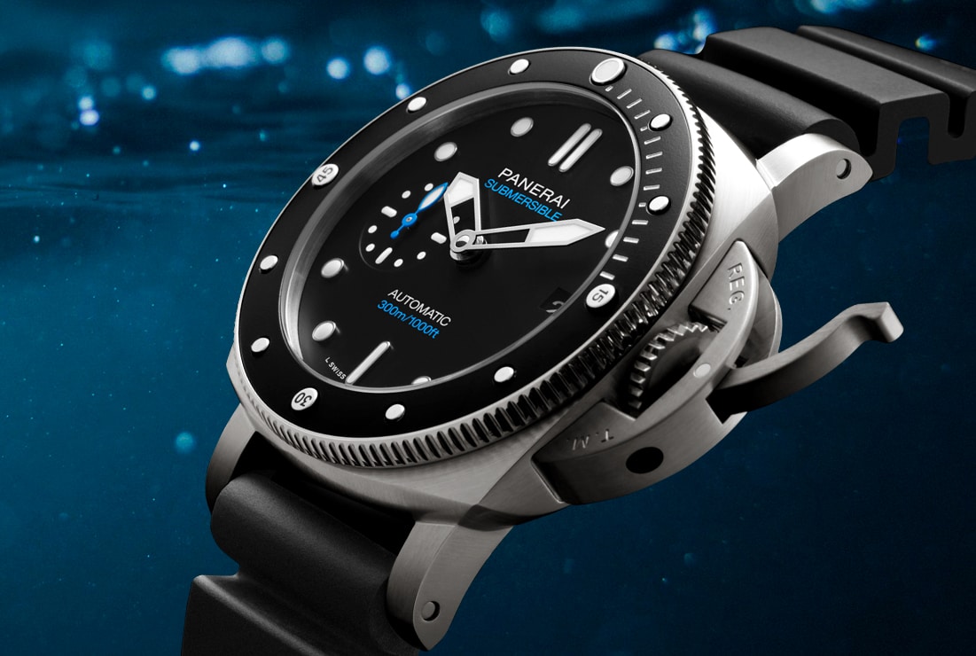 Panerai Submersible 42mm Ref. PAM00683, black dial, steel case